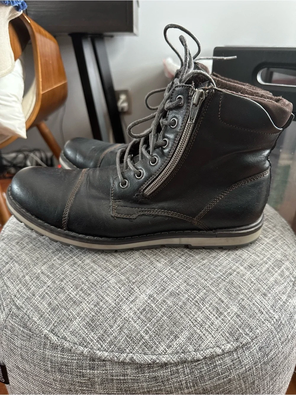Rock & Republic Men's Black Leather Lace-Up Boots with Side Zipper